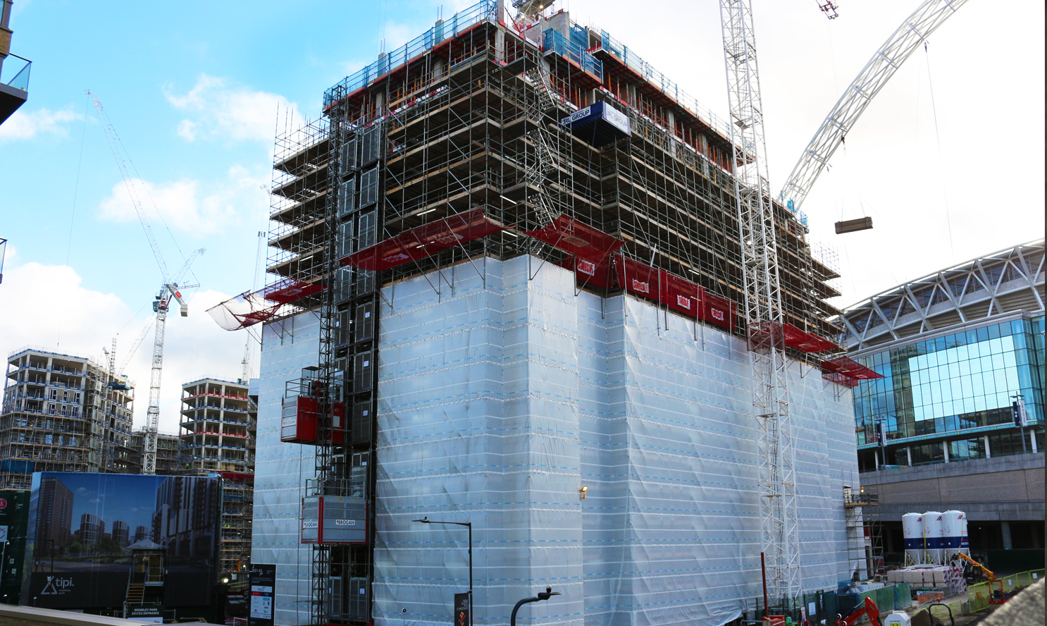 large scaffolding contractor